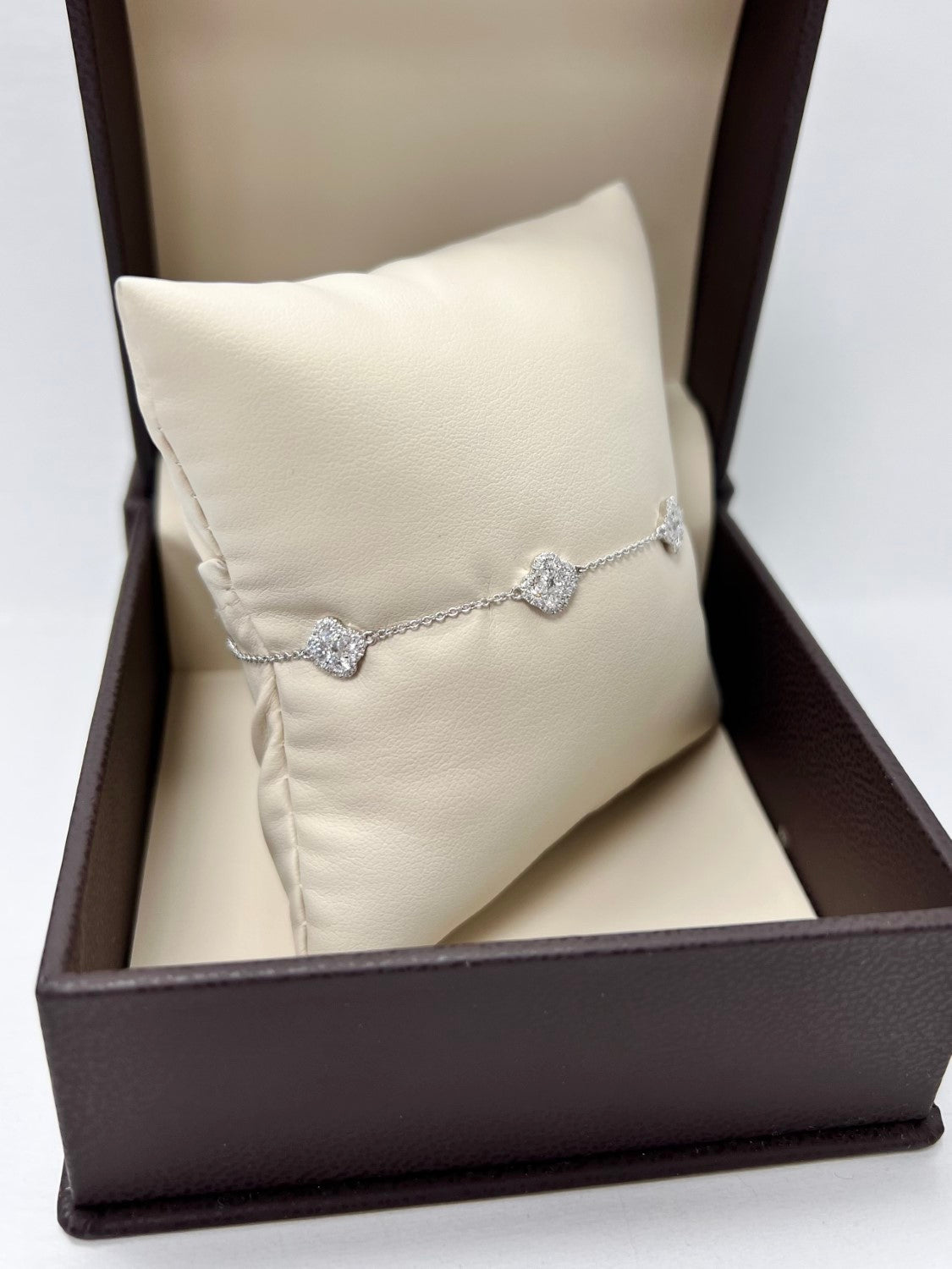 14K White Gold Clover Bracelet, 1.14ct