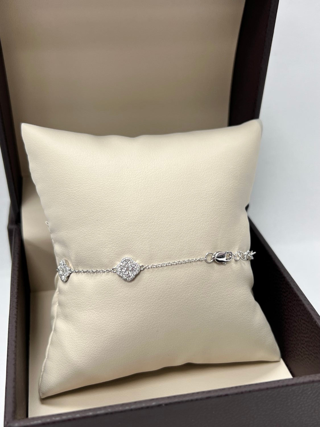 14K White Gold Clover Bracelet, 1.14ct
