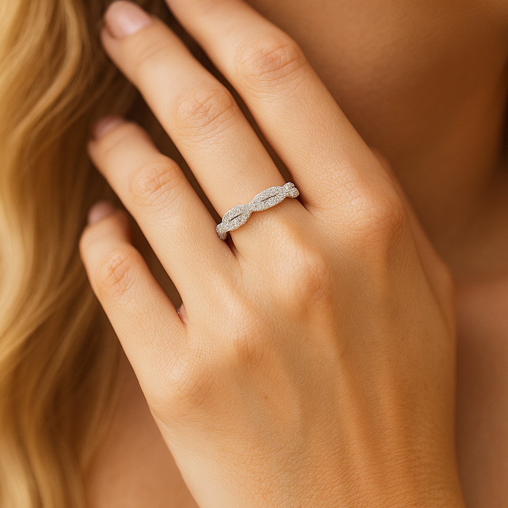 14K White Gold Twist Ring, 0.2ct