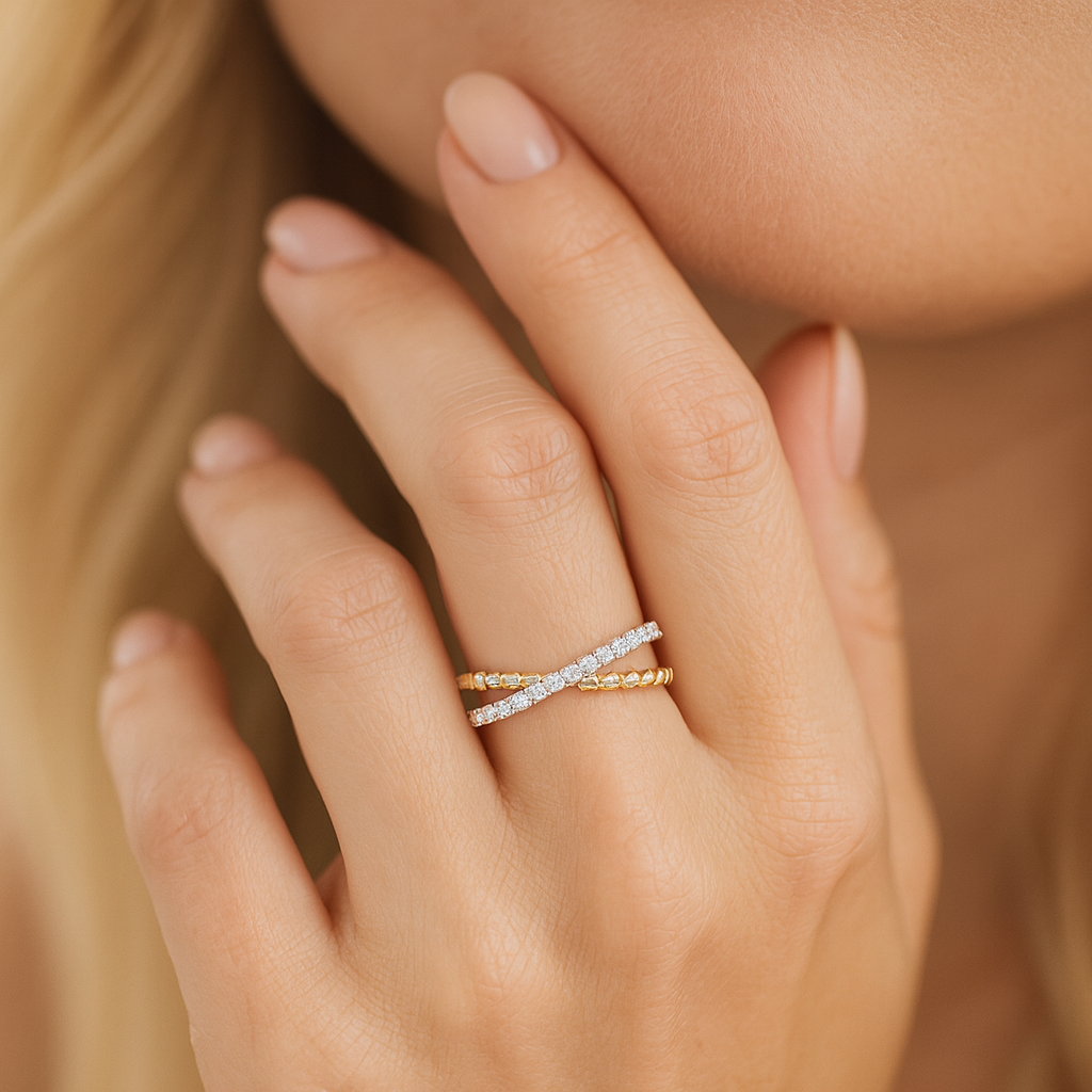 14K Yellow Gold Crossover Diamond Ring, 0.19ct