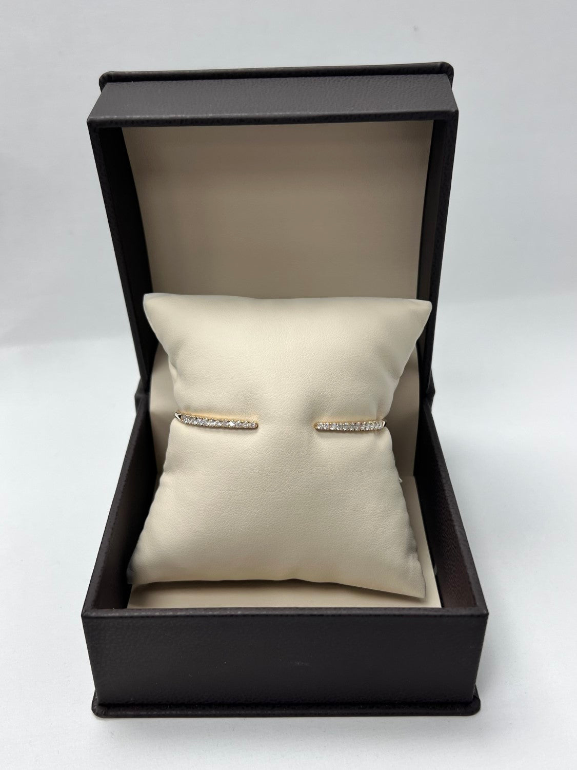 14K Yellow Gold Diamond Claw Bangle