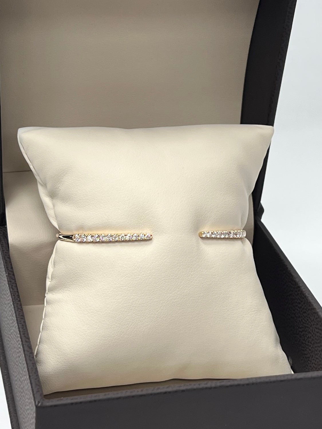 14K Yellow Gold Diamond Claw Bangle