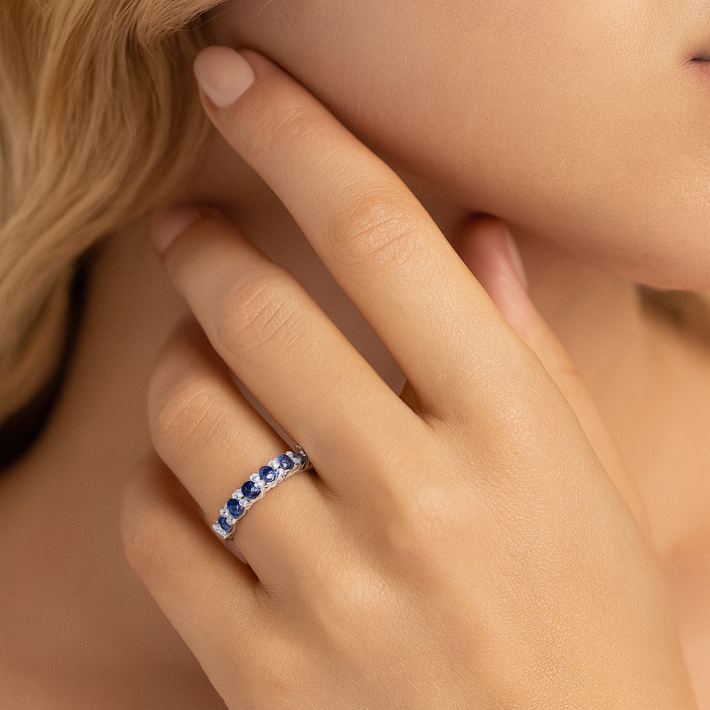 14K White Gold Sapphire with Diamond Row Band, 0.9ct